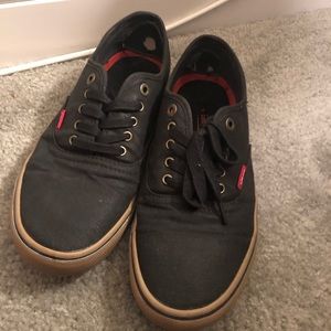 Levi’s Men Comfort Sneakers size 9